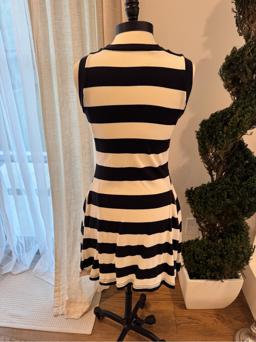 Kate Spade Black & Ivory Striped Knit Dress - Size S - Picture 4 of 9